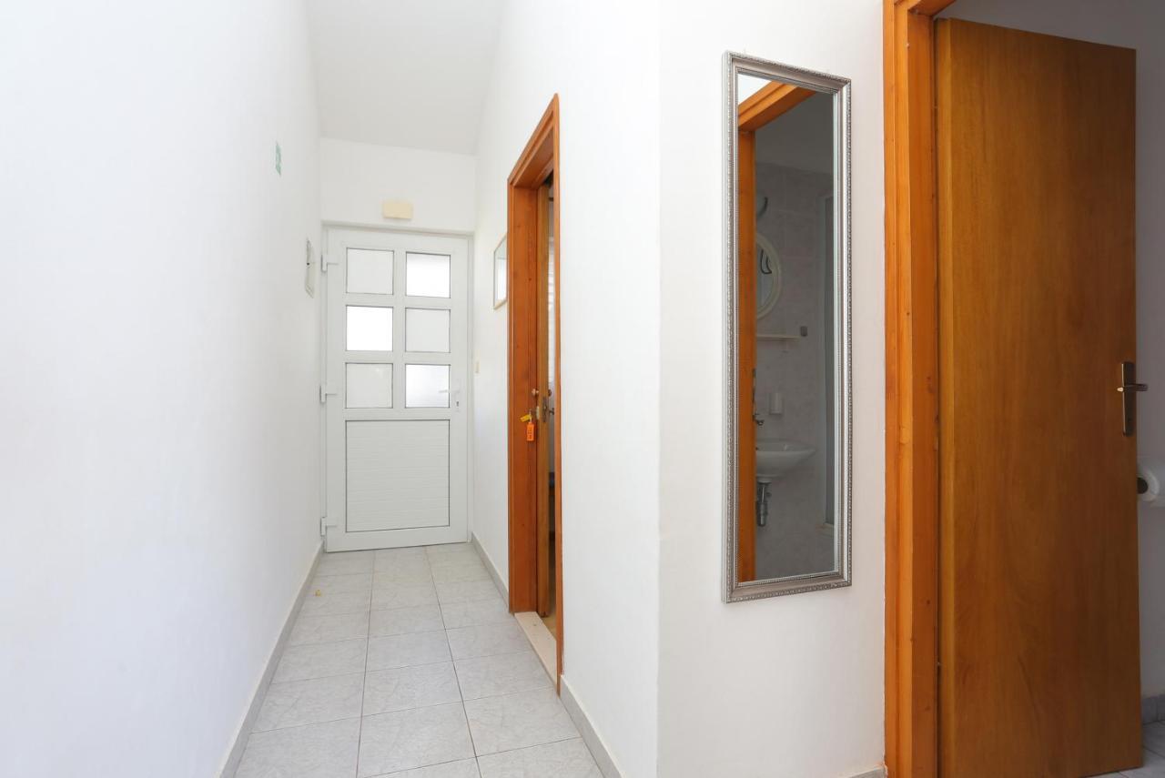 Apartments By The Sea Rastici, Ciovo - 11723 Trogir Exterior photo